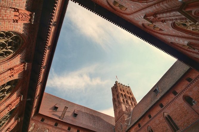 Malbork Castle regular tour - The 50-minute road to Malbork