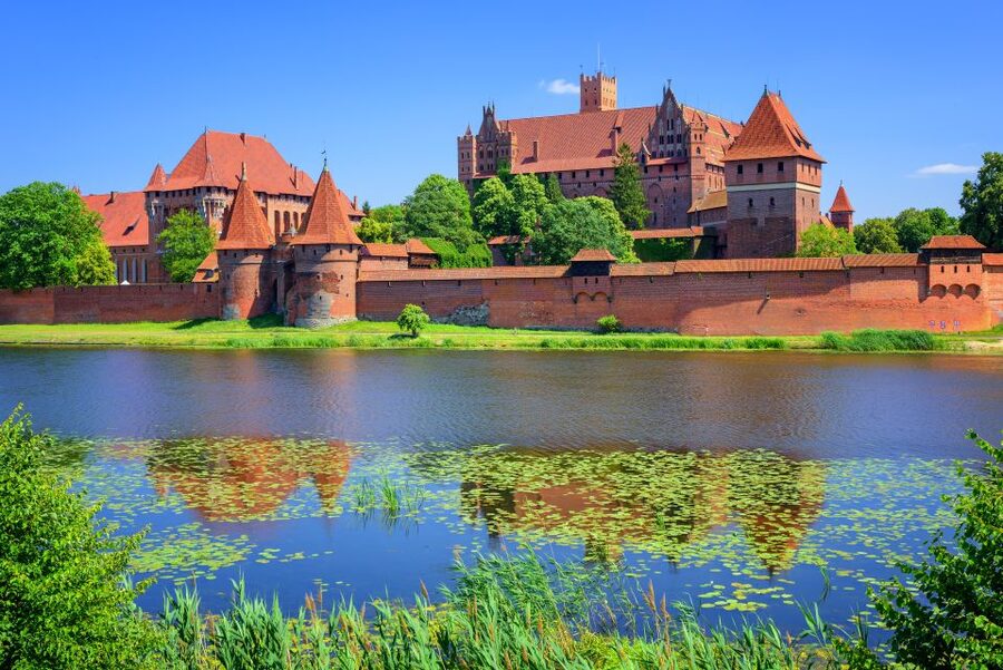 Malbork Castle Tour: 6-Hour Private Tour - Entering the Grand Masters Palace