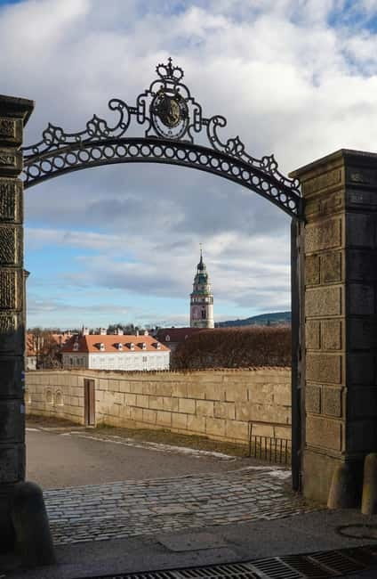 Mysterious Wawel Cathedral and Wawel Courtyard Guided Tour - The historic courtyard and old church walls
