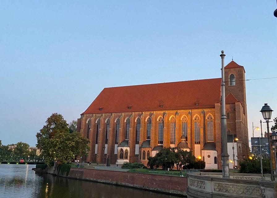 Night tour through Wroclaw - Cathedral Island, the spiritual center of Wroclaw