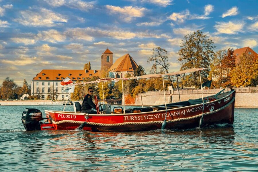 Oder river cruise and walking tour of Wroclaw - Ostrow Tumski and the Cathedral of St. John the Baptist