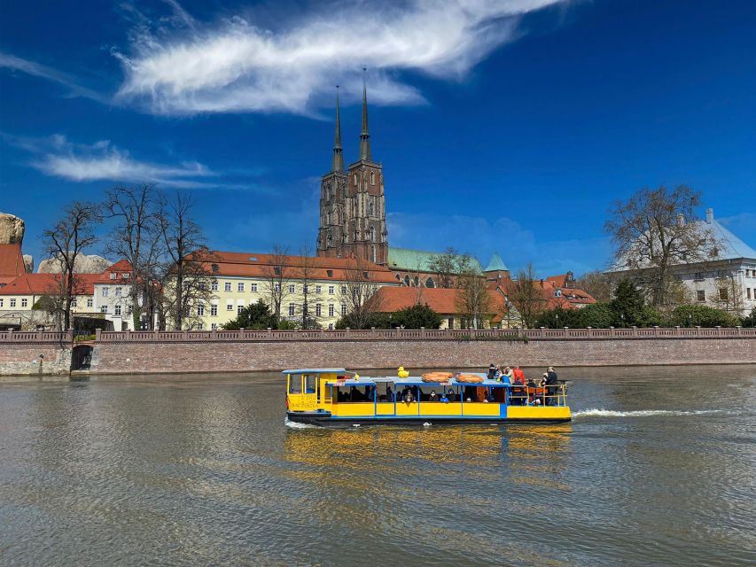 Oder river cruise and walking tour of Wroclaw - Wroclaw University and the route to Market Square
