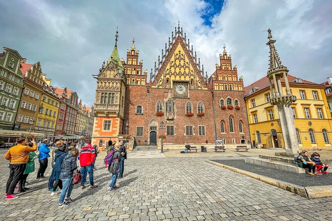Old Town Wrocław Walking Tour - Reading the Market Square one building at a time