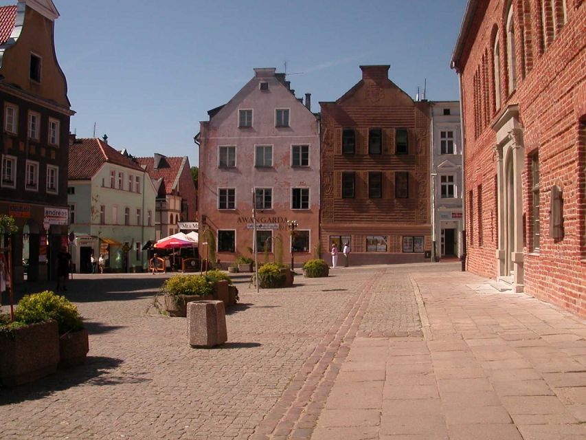 Olsztyn Old Town Highlights Private Walking Tour - What a private guide adds to the $107 price
