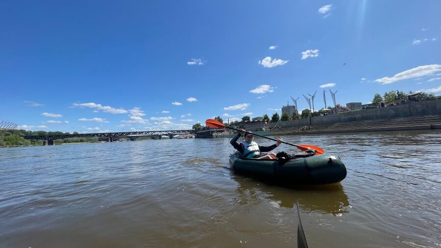 Packrafting kayaking guided tour Vistula river Warsaw Poland - A small group makes Piotr’s guidance useful