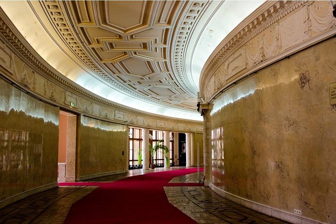 Palace of Culture & Science + Warsaw Uprising Museum: SMALL GROUP /inc. Pick-up/ - Who should book this half-day tour