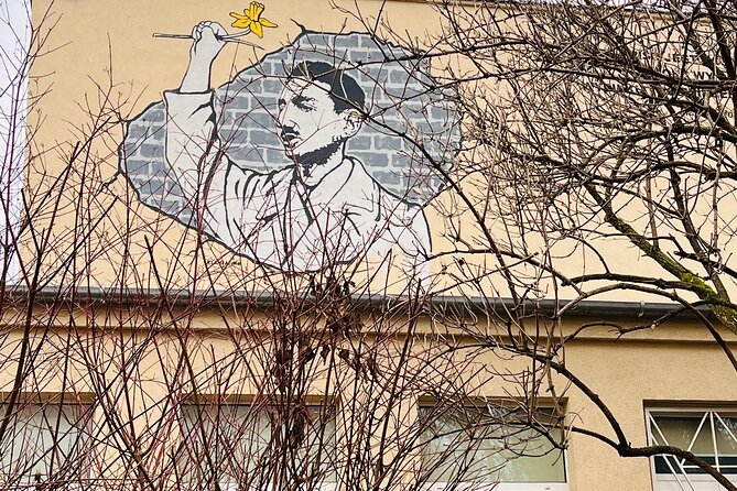 Past Meets Present in Warsaw's Jewish Ghetto - Starting at Bankowy Square