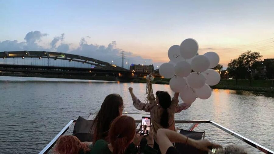Picturesque Cruise on the Vistula in the Heart of Krakow - Comfort, Commentary, and the View