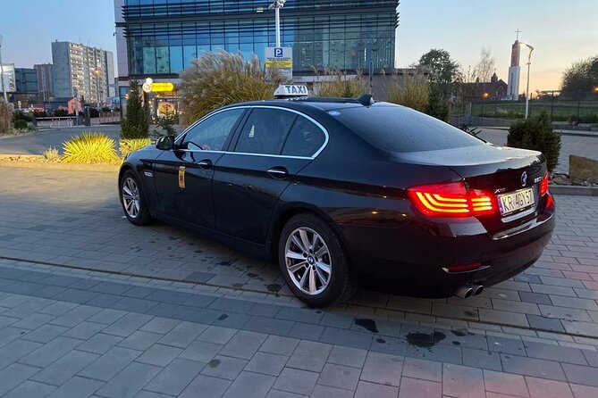 Private Airport Transfer from/to Krakow Balice Airport - What the airport arrival feels like