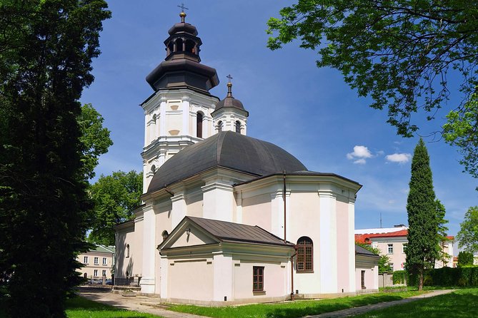 Private guide-driver & car services in Poland & Central Europe - A private car for the Poland you actually want to see
