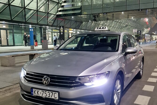 Private Taxi from or to the Krakow Airport - Finding your driver in the arrivals hall