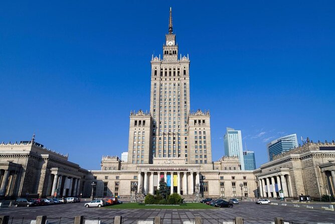 Private Tour: Warsaw's Communist History by Retro Fiat - Why a Fiat 125p makes the history easier to understand