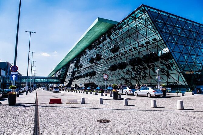 Private transfer | Krakow City - Krakow Airport Balice - Choosing one-way or return service