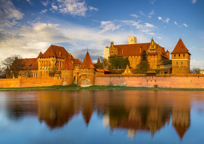 Private transportation to the Malbork Castle from Gdansk - A practical choice for independent castle visits