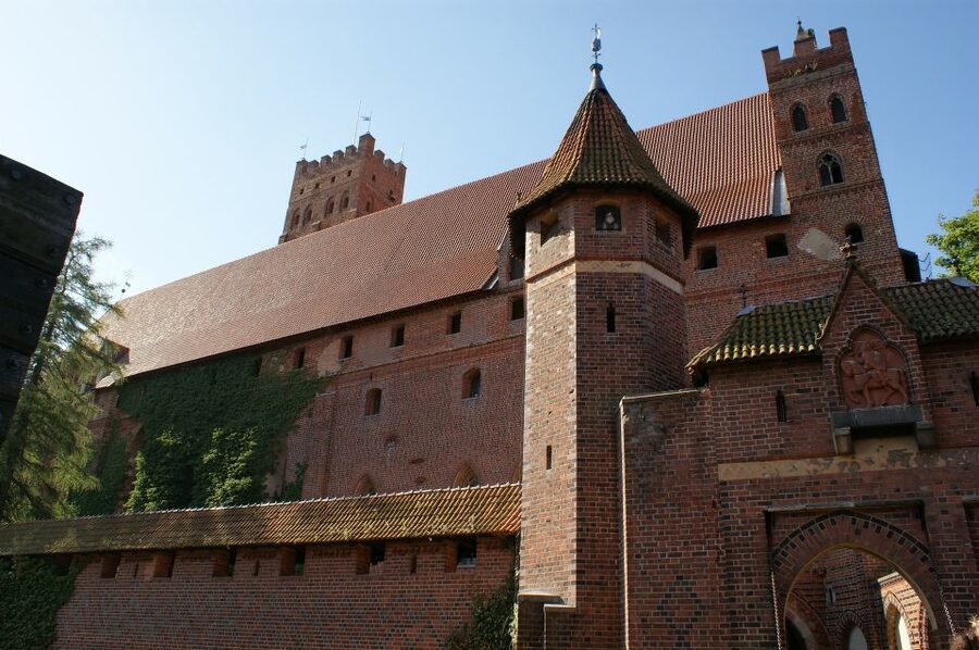 Private transportation to the Malbork Castle from Gdansk - What the driver handles for you