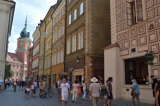 Private walking tour: all about Warsaw - The Royal Castle courtyard and Warsaw’s royal center