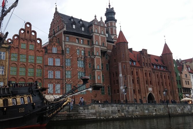 Private Walking Tour of Old Gdańsk with an architect-guide - St. Mary’s Church and the great astronomical clock