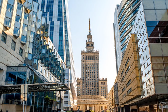 Private Warsaw City Tour with social-distance bus - Old Town: a rebuilt center with several quick stops