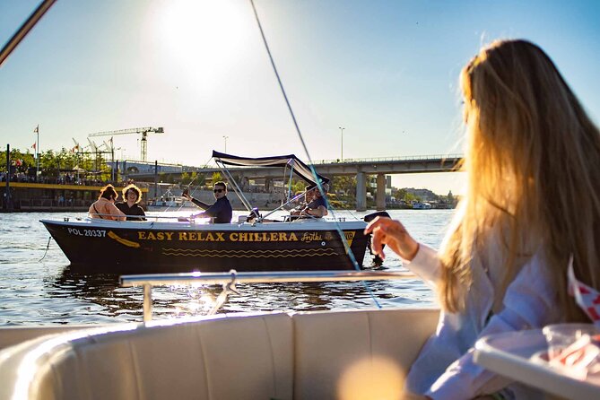 Rental of Motorboat for 5 on Vistula in Warsaw no Licenses Needed - Bring a picnic and your own playlist