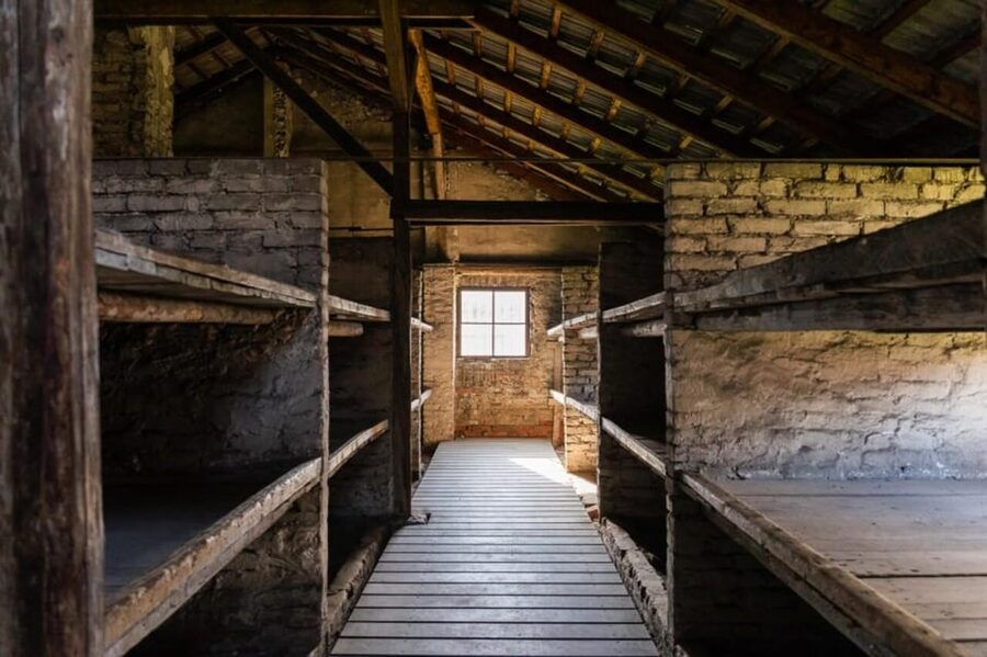 RoundTrip from Krakow to Auschwitz + Entrance Tickets - The short transfer to Auschwitz II-Birkenau