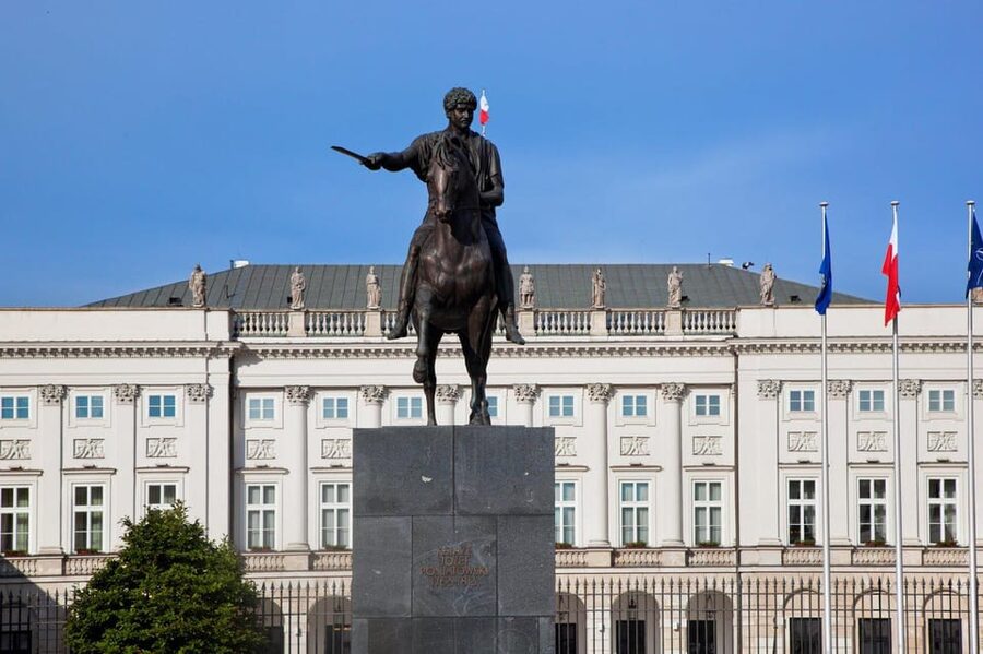 ROYAL & COMMUNIST WARSAW walking tour in English - University of Warsaw and the city’s cultural figures