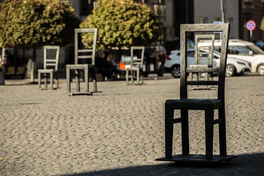 Schindler's Factory and Jewish Ghetto Guided Tour - Walking through Kraków under Nazi occupation
