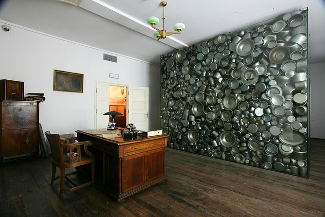 Schindler's Factory Guided Tour in Krakow & skip the line ticket - What skip-the-line entry is worth