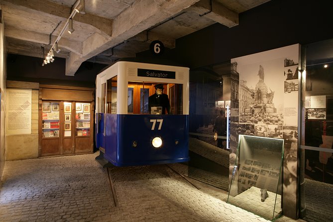Schindler's Factory Guided Tour in Krakow & skip the line ticket - Entering the former enamel factory