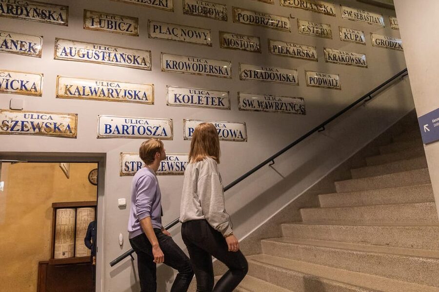 Schindler's Factory Skip-the-line Guided Tour with Options - Inside the museum for 1.5 hours