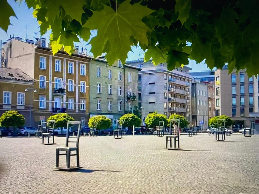 Schindler's List Movie Tour: Historic Sites & Film Location - What the guide adds to the experience