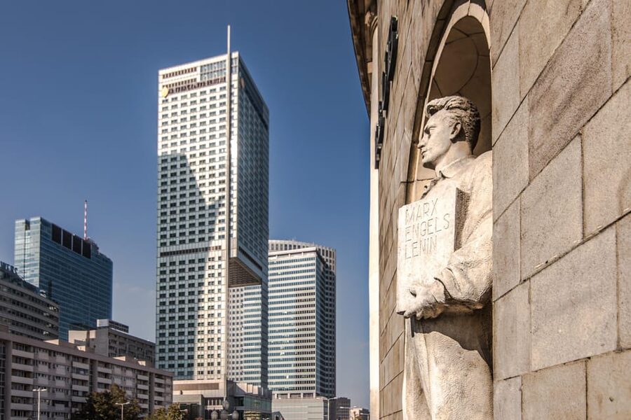 Secrets of Warsaw 4-hour Bike Tour - Communist power, Parliament, and wooden cottages