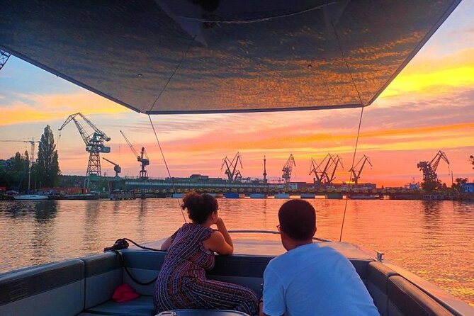 Sightseeing Cruise around the Old Town of Gdansk - The medieval Crane, Gdańsk’s great waterfront symbol