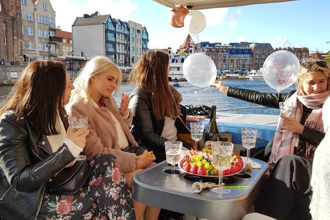Sightseeing Cruise around the Old Town of Gdansk - Granary Island, from storage yards to modern apartments