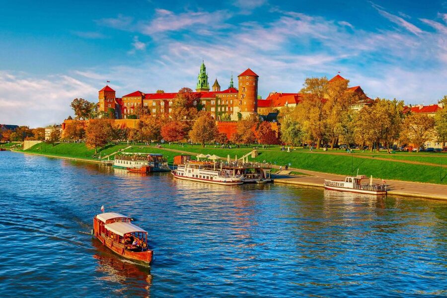Skip-the-Line Wawel Castle Chambers Private Tour - The four-hour route and the Crown Treasury