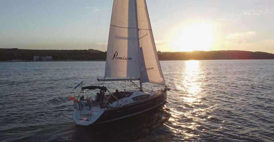 Sopot: Sunset Yacht Cruise with Welcome Drink - Sopot’s grand hotels from the sea