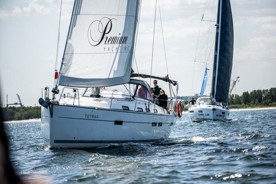 Sopot: Yacht Cruise Around the Bay with Welcome Drink - What the $26 price gives you