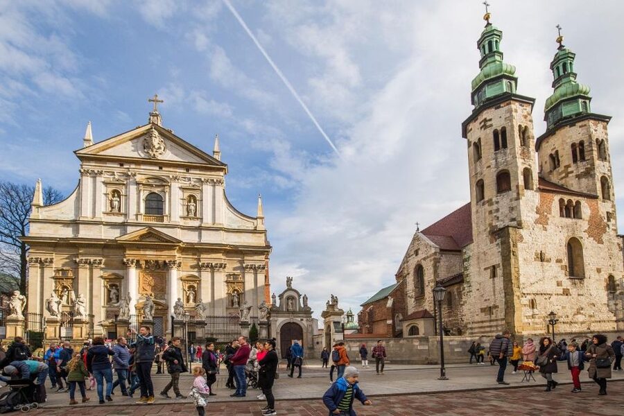 St. Mary's Basilica and more - a short walk with a guide - From the Cloth Hall to Jagiellonian University