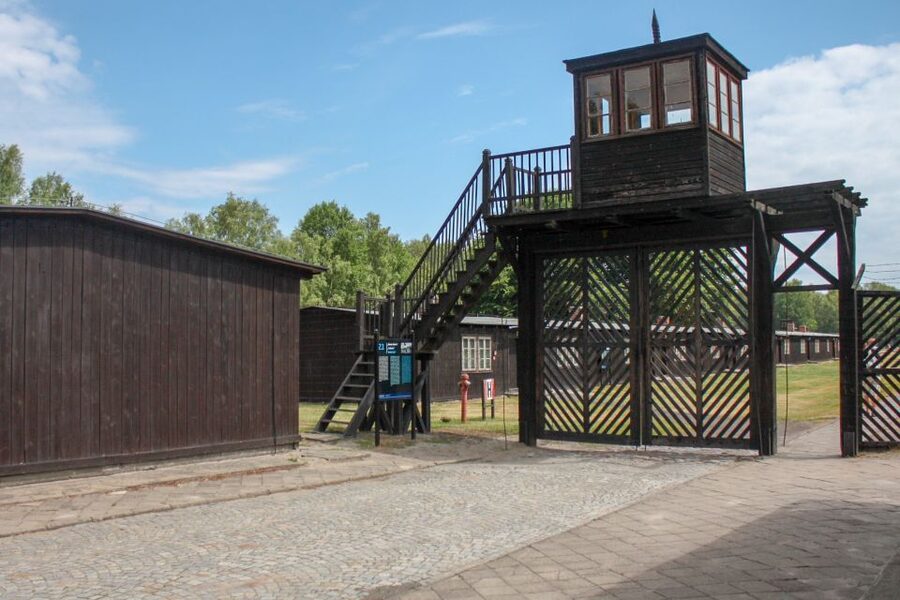 Stutthof Concentration Camp:Guided Tour with Transportation - A quiet walk toward the Baltic Sea
