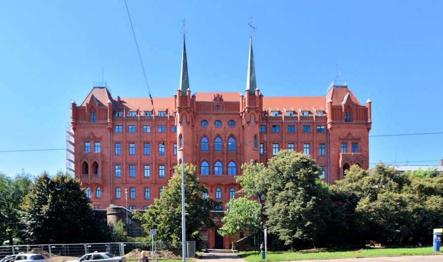 Szczecin: Old Town Highlights Private Walking Tour - How the three choices compare