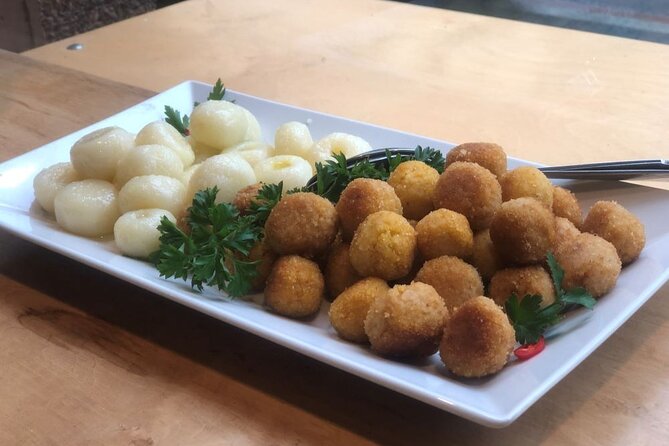 Taste of Poland, Old Town food tour and guided walk - 12 tastings - A food walk that gives Warsaw a clear beginning