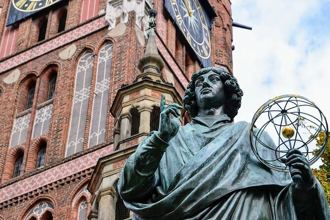 Torun - City of Copernicus Private Tour - Starting at the Leaning Tower and medieval walls