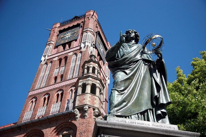 Torun Old Town Highlights Private Walking Tour - Market Square, Arthur’s Court, and the Vistula