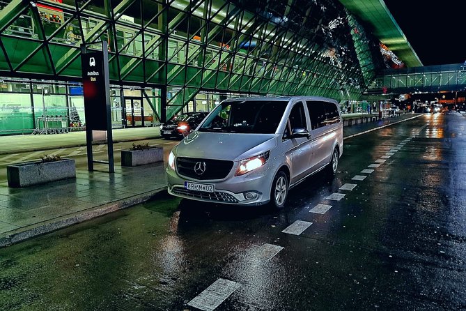 Transfer Krakow Balice Airport - Krakow City - Meeting your driver inside the arrivals hall