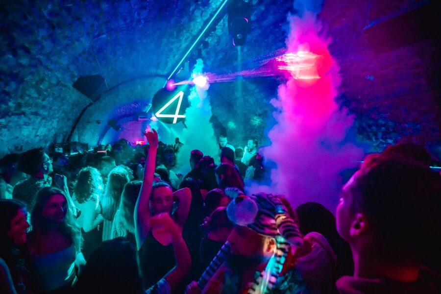 VIP Club Entry and Booth Booking - Arriving with VIP access