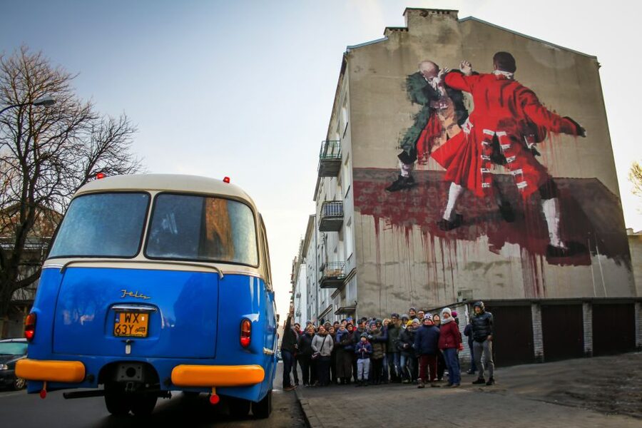 Warsaw: 2.5-Hour Dark Side - Praga District by a Retro Bus - E Wedel and Warsaw’s chocolate tradition