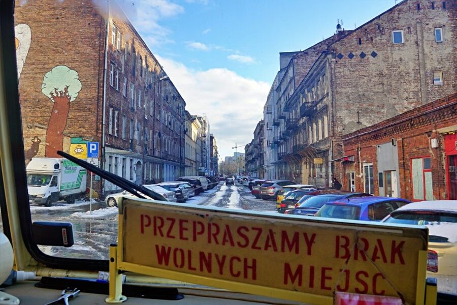 Warsaw: 2.5-Hour Dark Side - Praga District by a Retro Bus - Basilica of the Sacred Heart of Jesus