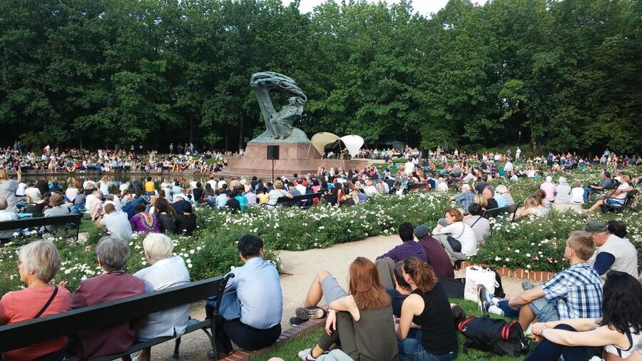 Warsaw: 2-Hour Chopin's Life Walking Tour - Radziwiłł Palace and Chopin’s first public steps