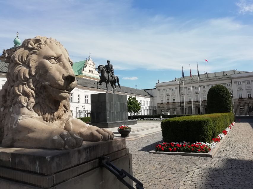 Warsaw: 2-Hour Chopin's Life Walking Tour - Beginning in central Warsaw