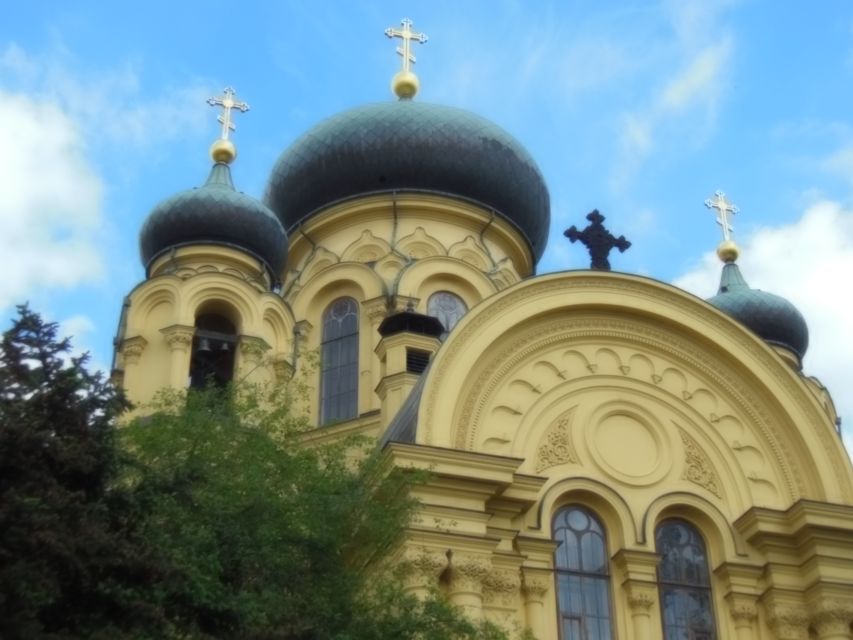 Warsaw: 2-Hour Praga Walking Tour - St. Florian Cathedral and the district’s religious mix