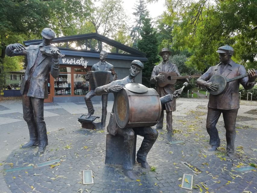 Warsaw: 2-Hour Praga Walking Tour - Koneser vodka factory and the post-industrial Praga